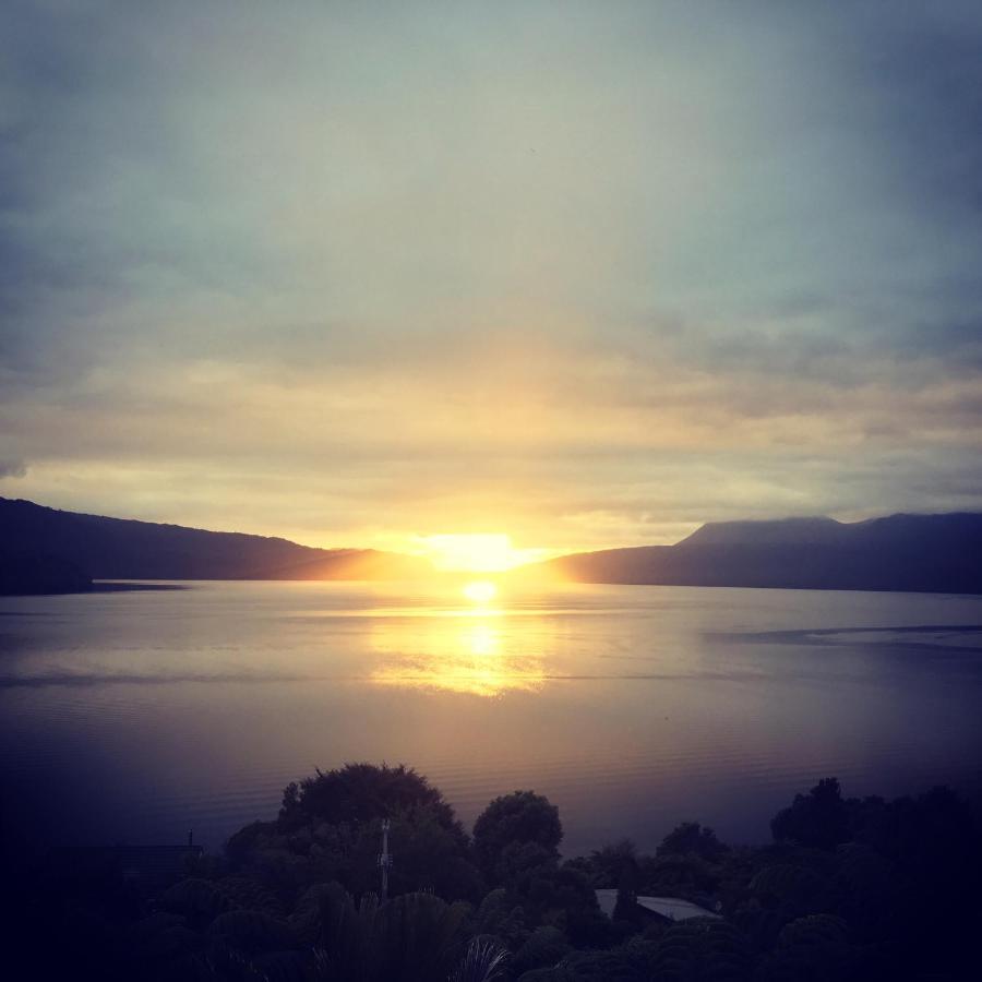 Te Whare -Lake Tarawera Tree-Top Nest Hotel Exterior photo